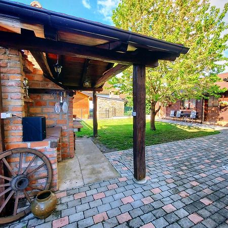 Studio Apartman Buteo Ястребарско Экстерьер фото
