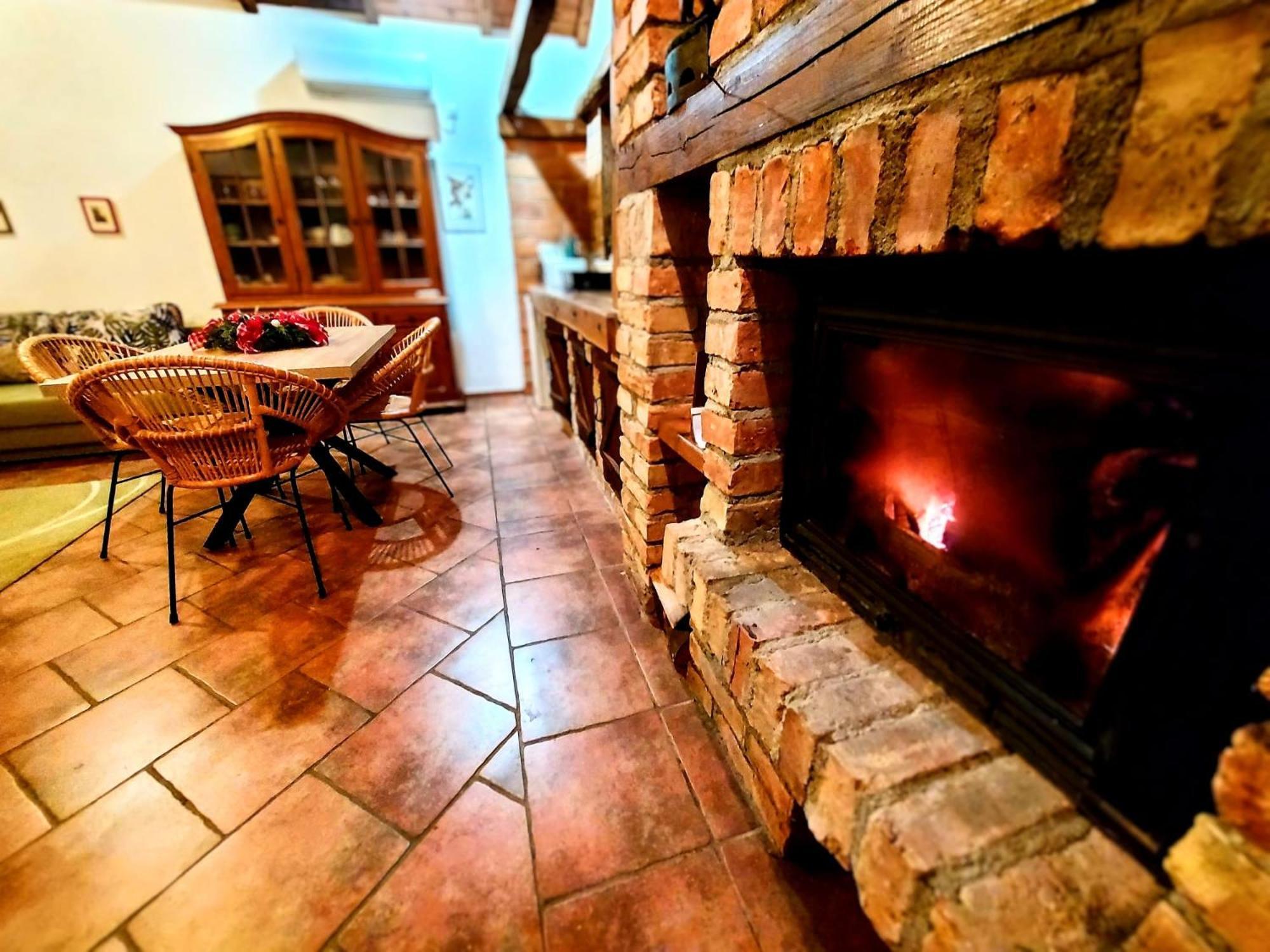 Studio Apartman Buteo Ястребарско Экстерьер фото